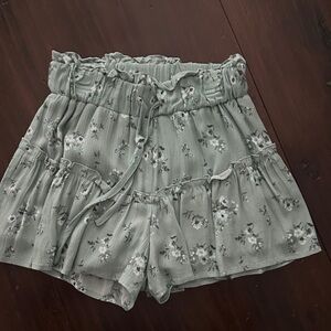 Altar’d State XS Floral Green Women's Skorts
